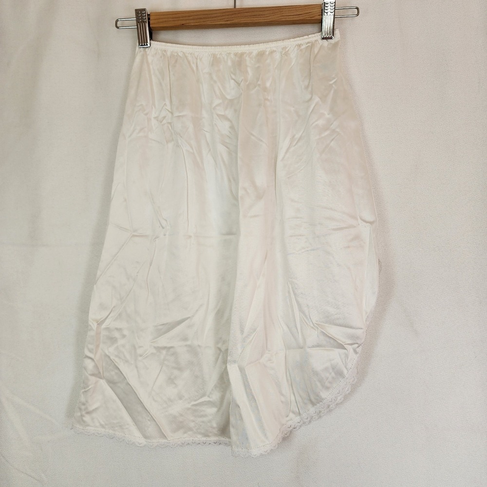 Vintage SEARS Knee Skirt Slip Undergarment Ivory Size Small 100% Antron Nylon